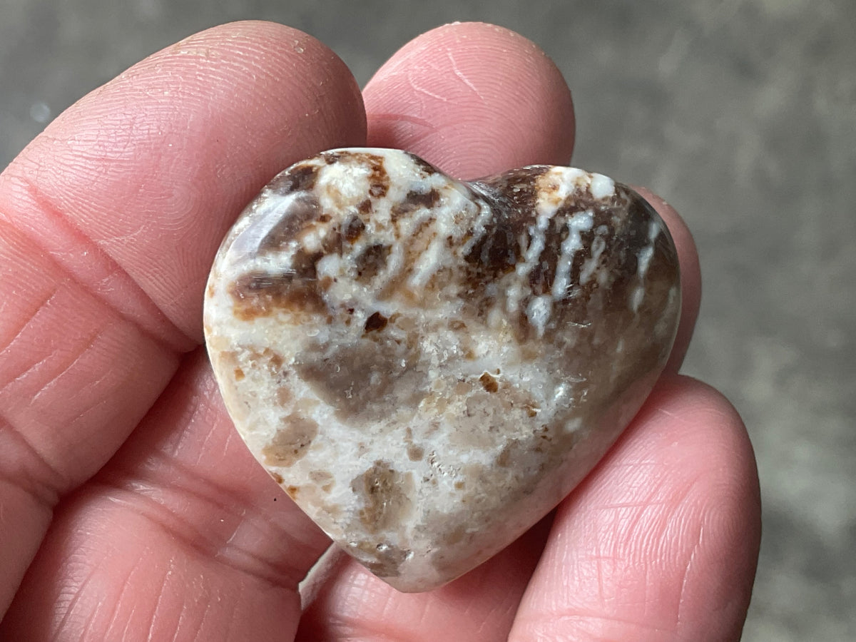 16g Small Chocolate Calcite Heart A4