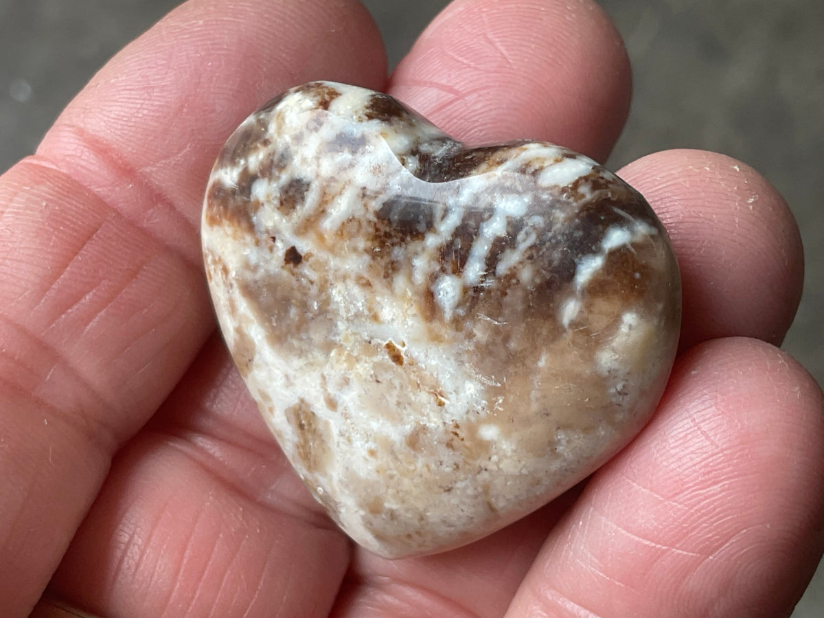16g Small Chocolate Calcite Heart A4