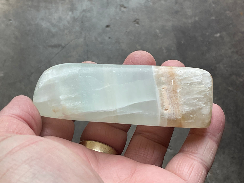 139g Pistachio Calcite Freeform 1A