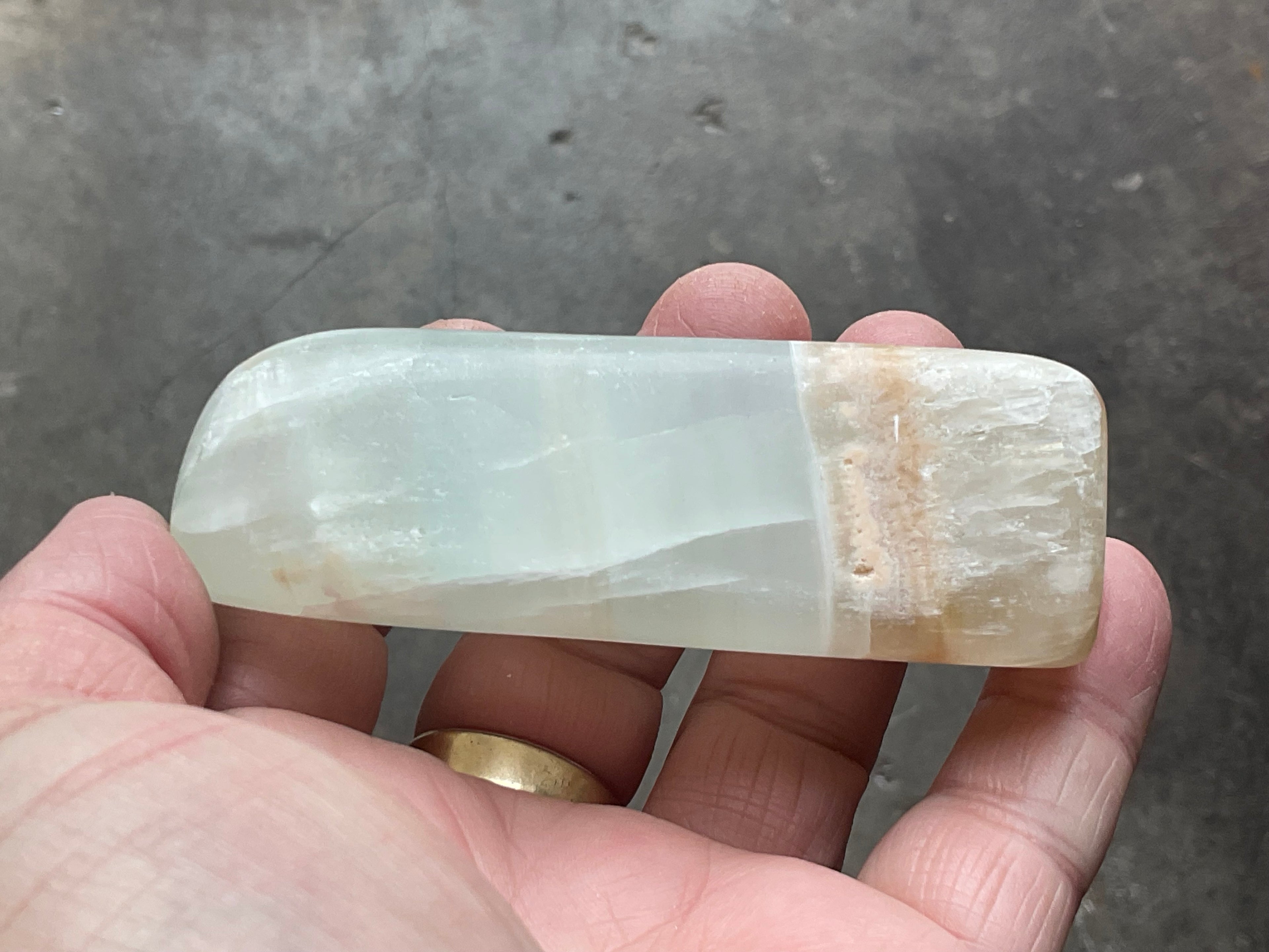 139g Pistachio Calcite Freeform 1A