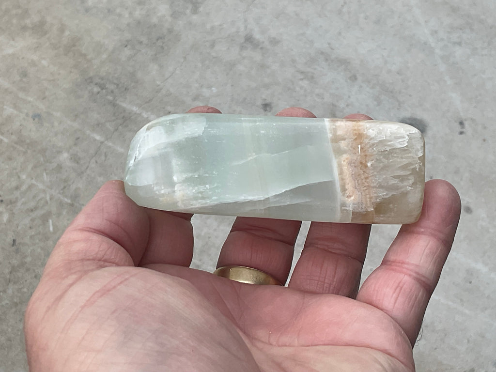 139g Pistachio Calcite Freeform 1A