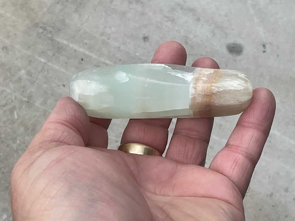 139g Pistachio Calcite Freeform 1A