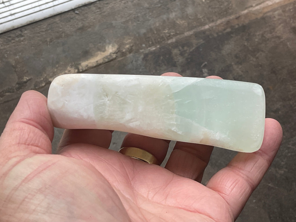 189g Pistachio Calcite Freeform 2A