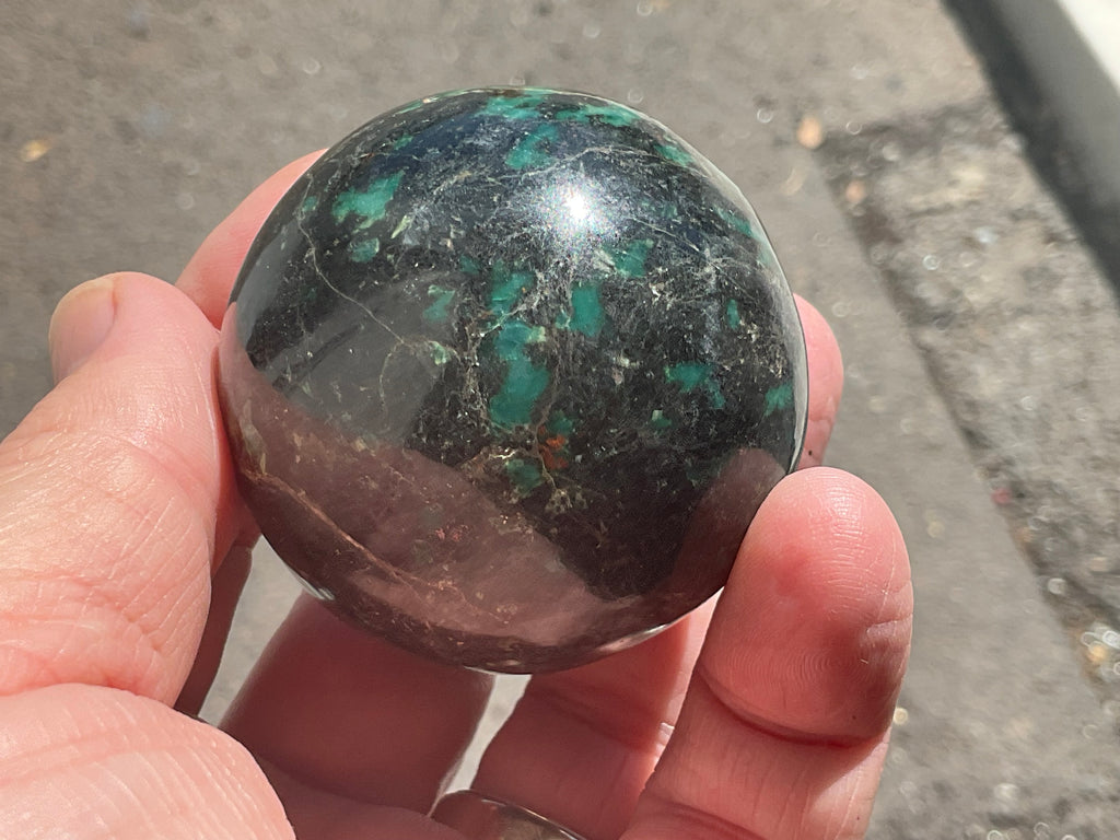204g (5cm diameter) Emerald (Beryl) in Matrix Sphere 1A