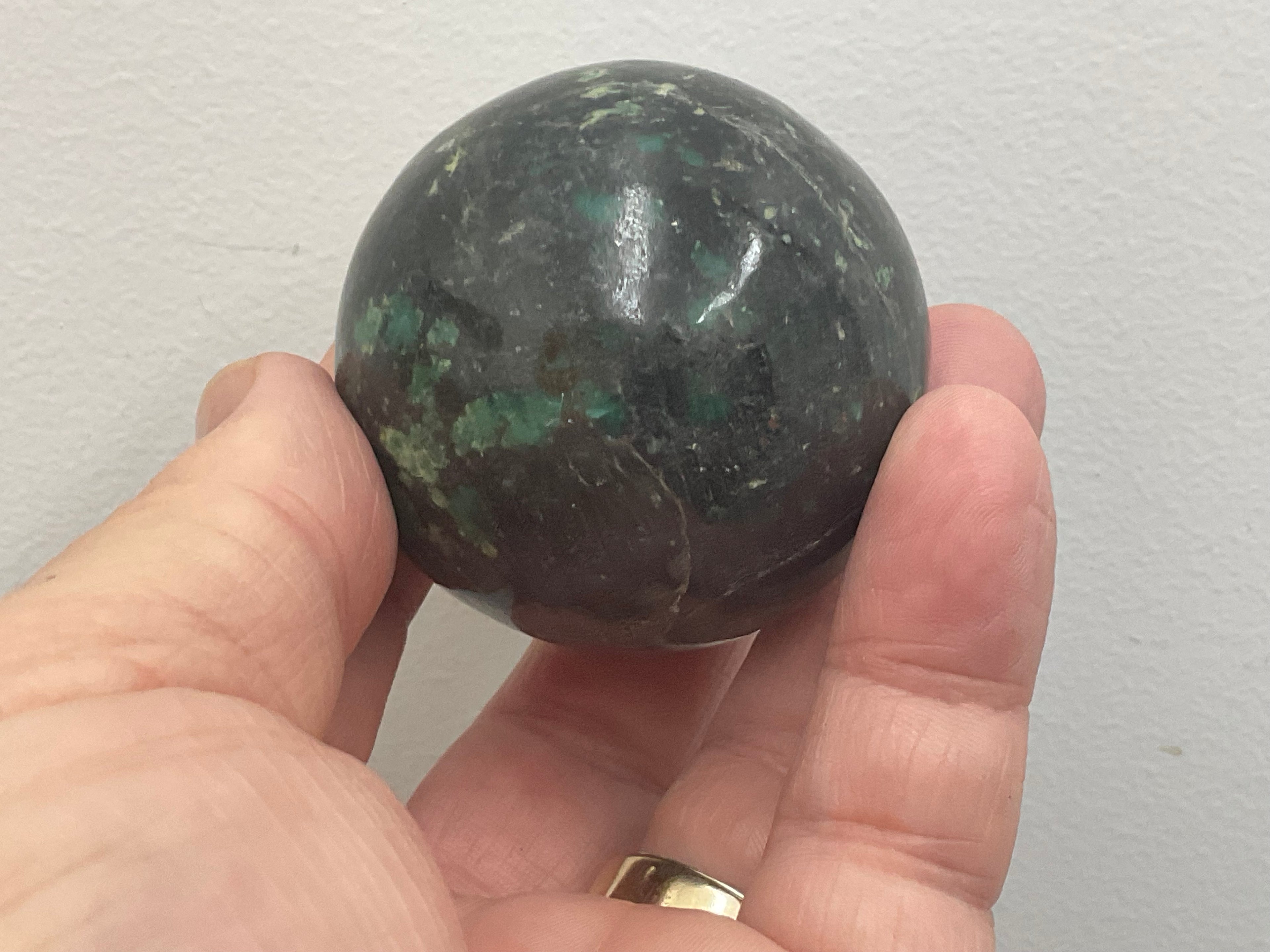 204g (5cm diameter) Emerald (Beryl) in Matrix Sphere 1A