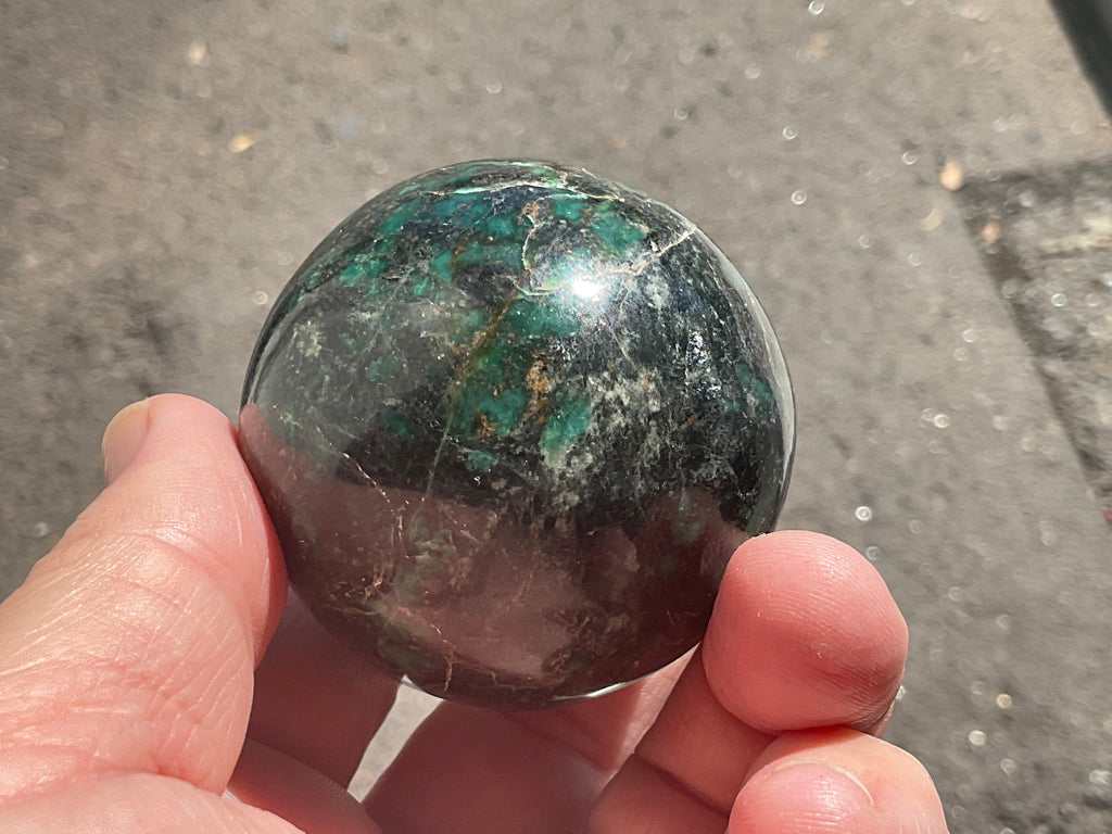 226g (5cm diameter) Emerald (Beryl) in Matrix Sphere 1B