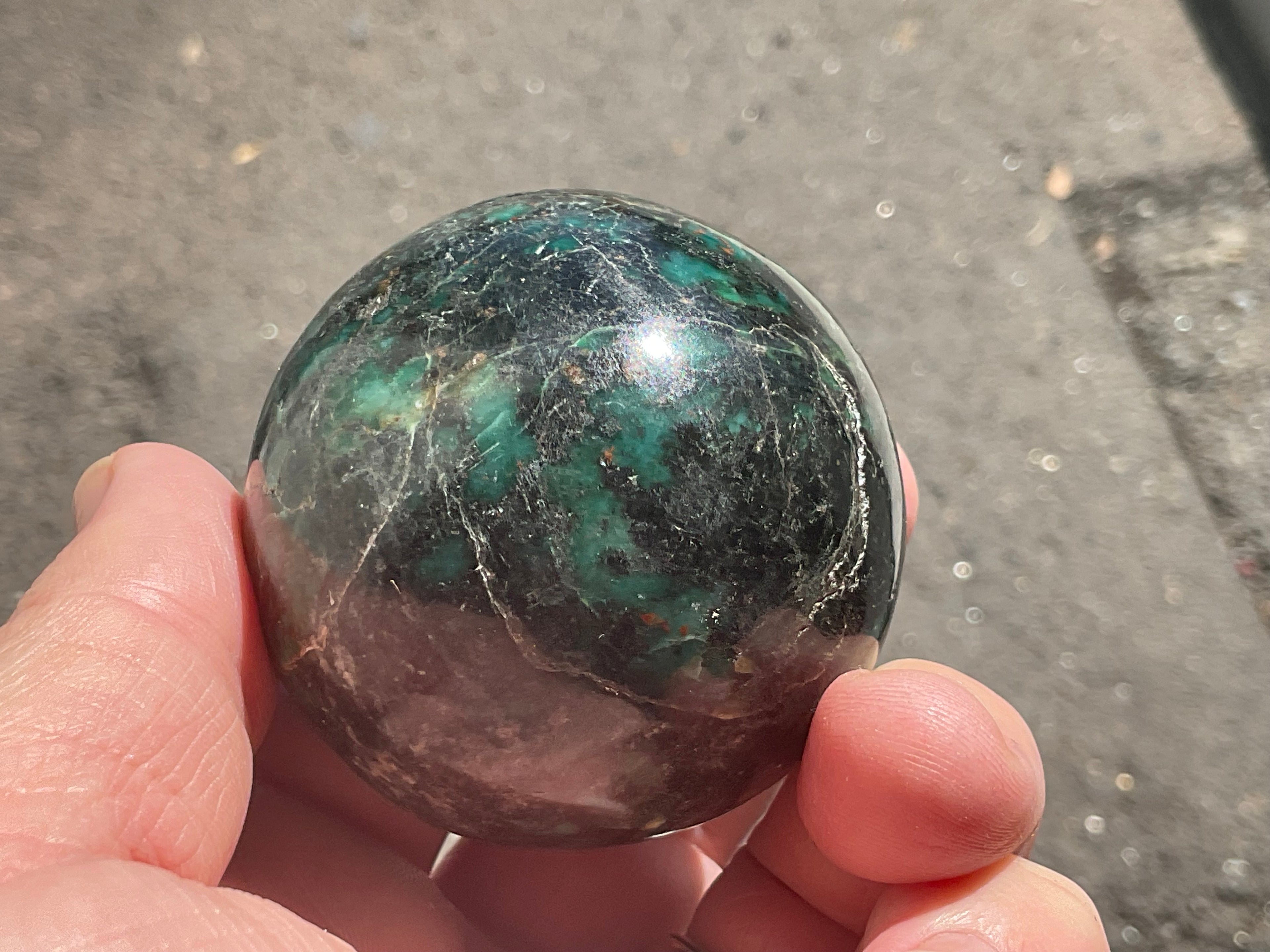 226g (5cm diameter) Emerald (Beryl) in Matrix Sphere 1B