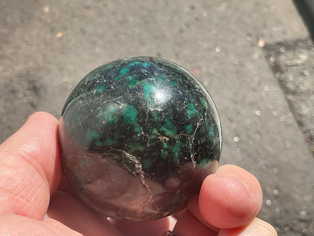226g (5cm diameter) Emerald (Beryl) in Matrix Sphere 1B
