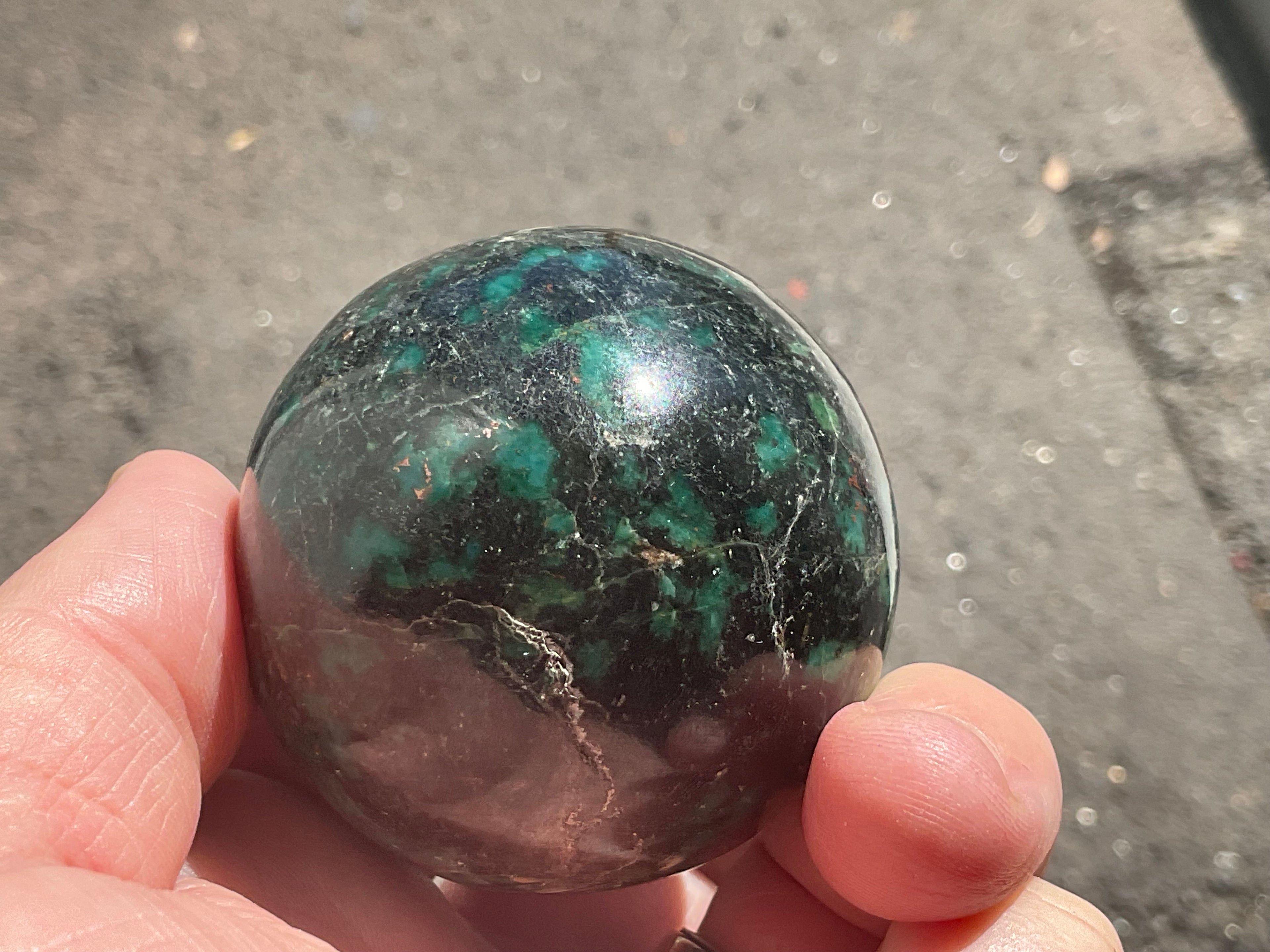 226g (5cm diameter) Emerald (Beryl) in Matrix Sphere 1B