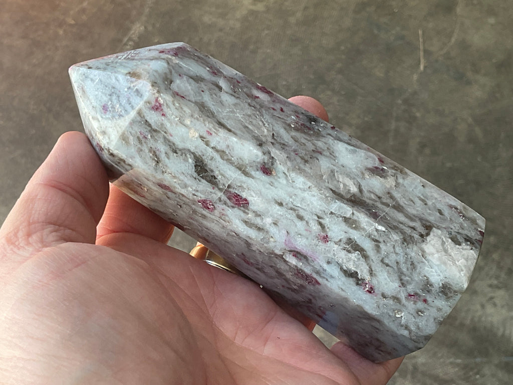 425g Eudialyte Generator 2A (slight tip damage)