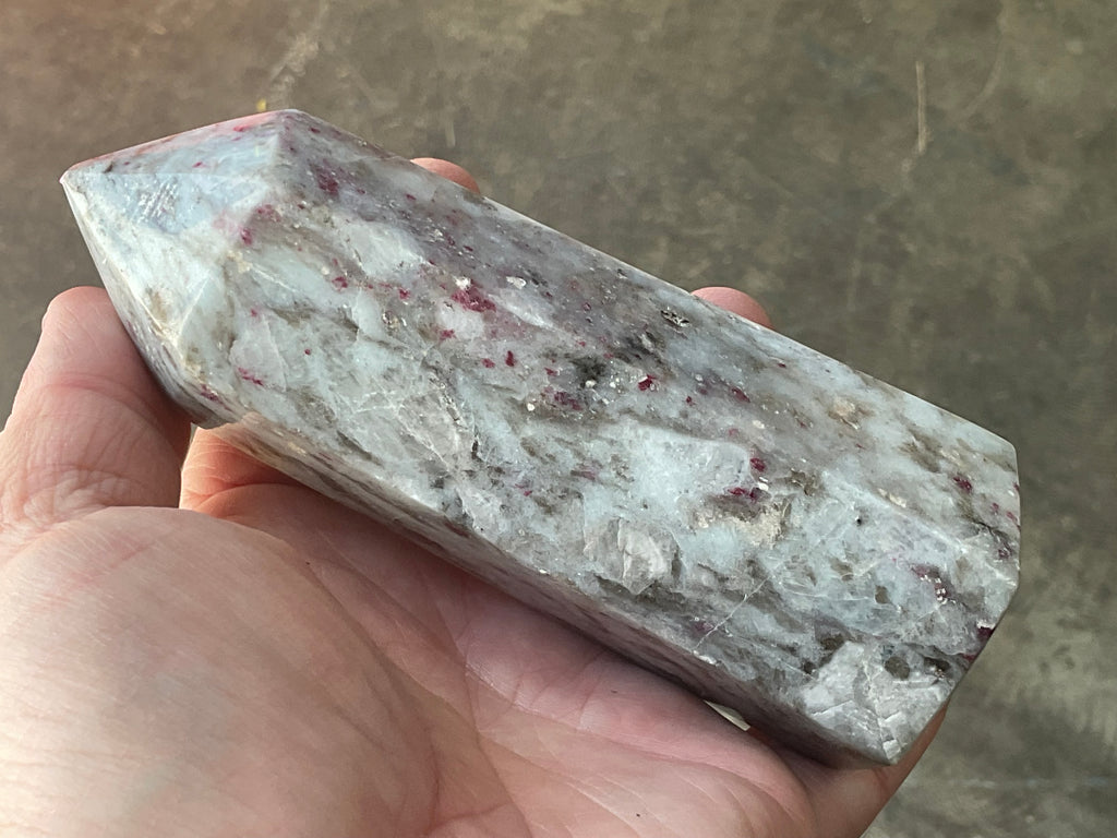 425g Eudialyte Generator 2A (slight tip damage)