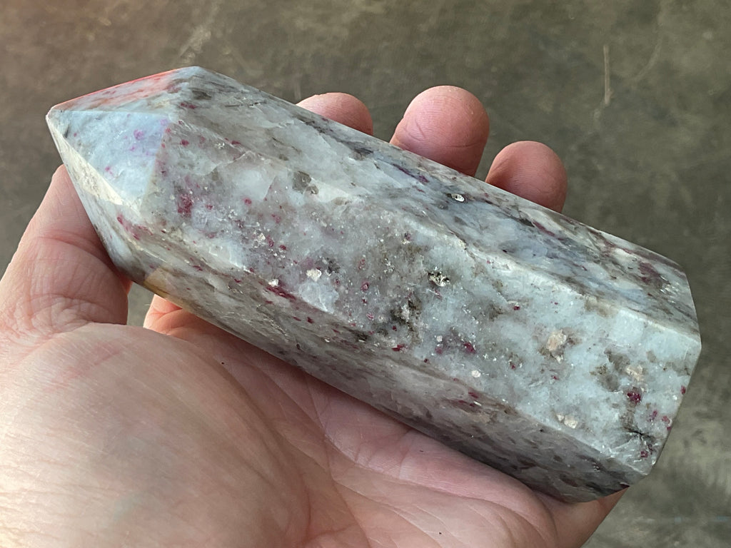 425g Eudialyte Generator 2A (slight tip damage)