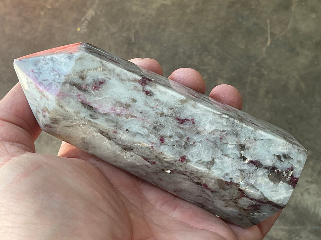 425g Eudialyte Generator 2A (slight tip damage)