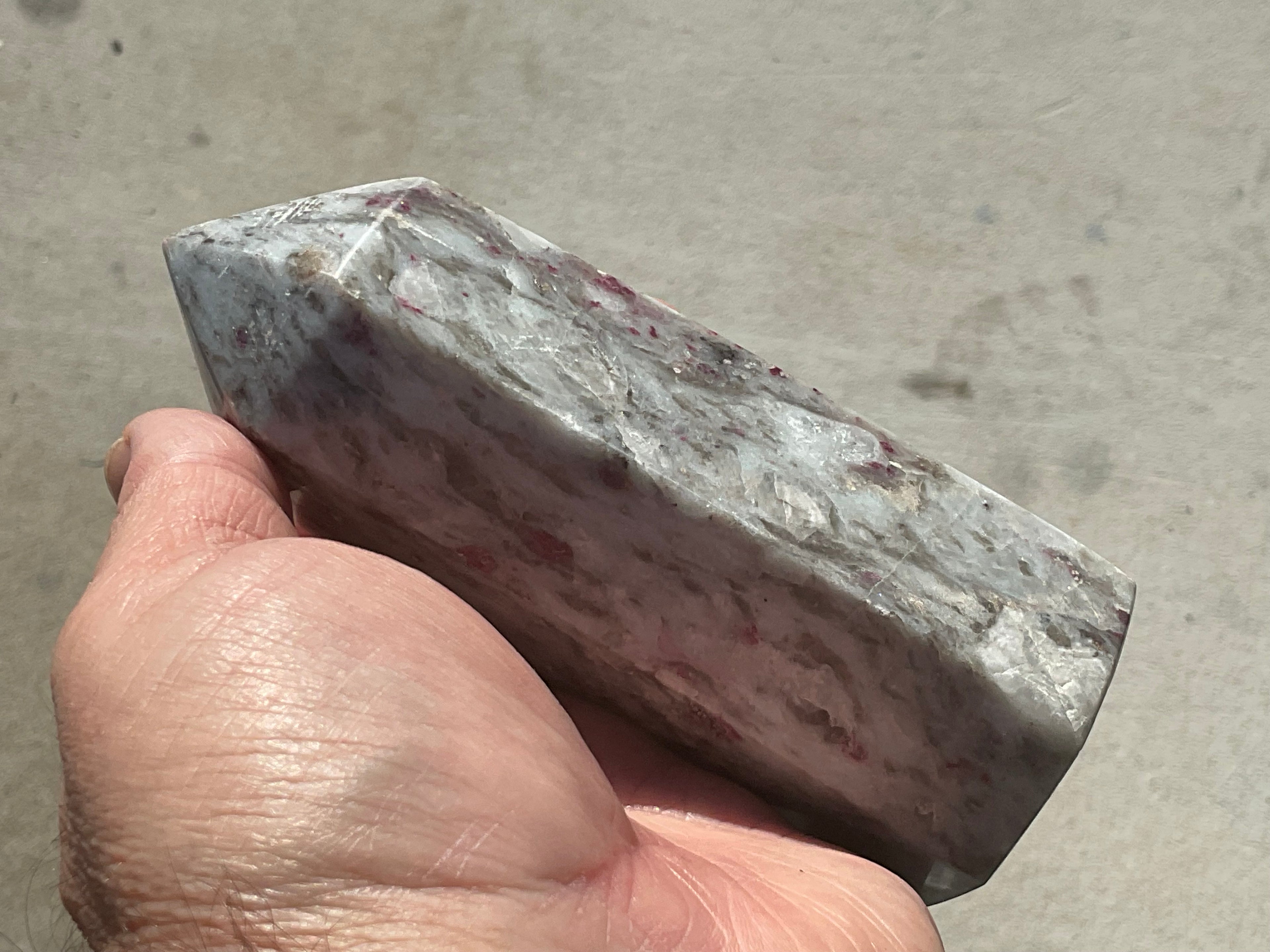 425g Eudialyte Generator 2A (slight tip damage)