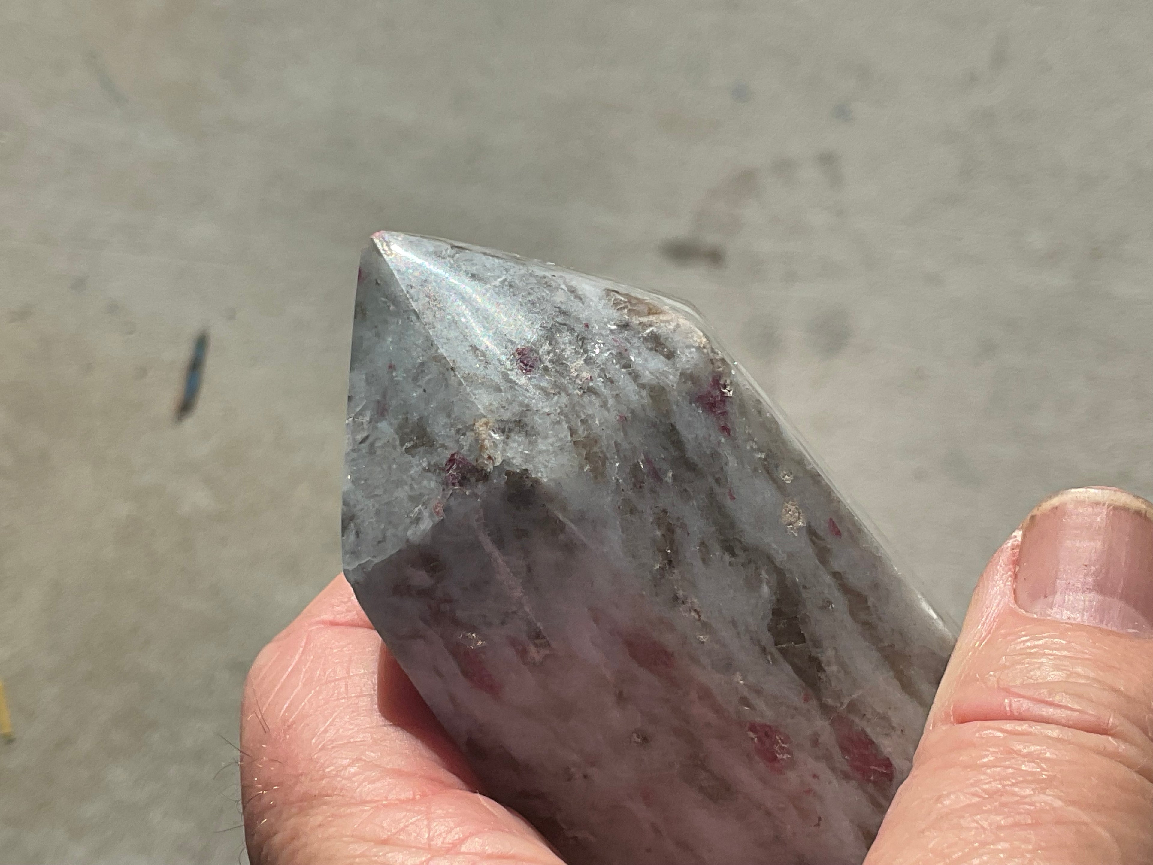 425g Eudialyte Generator 2A (slight tip damage)