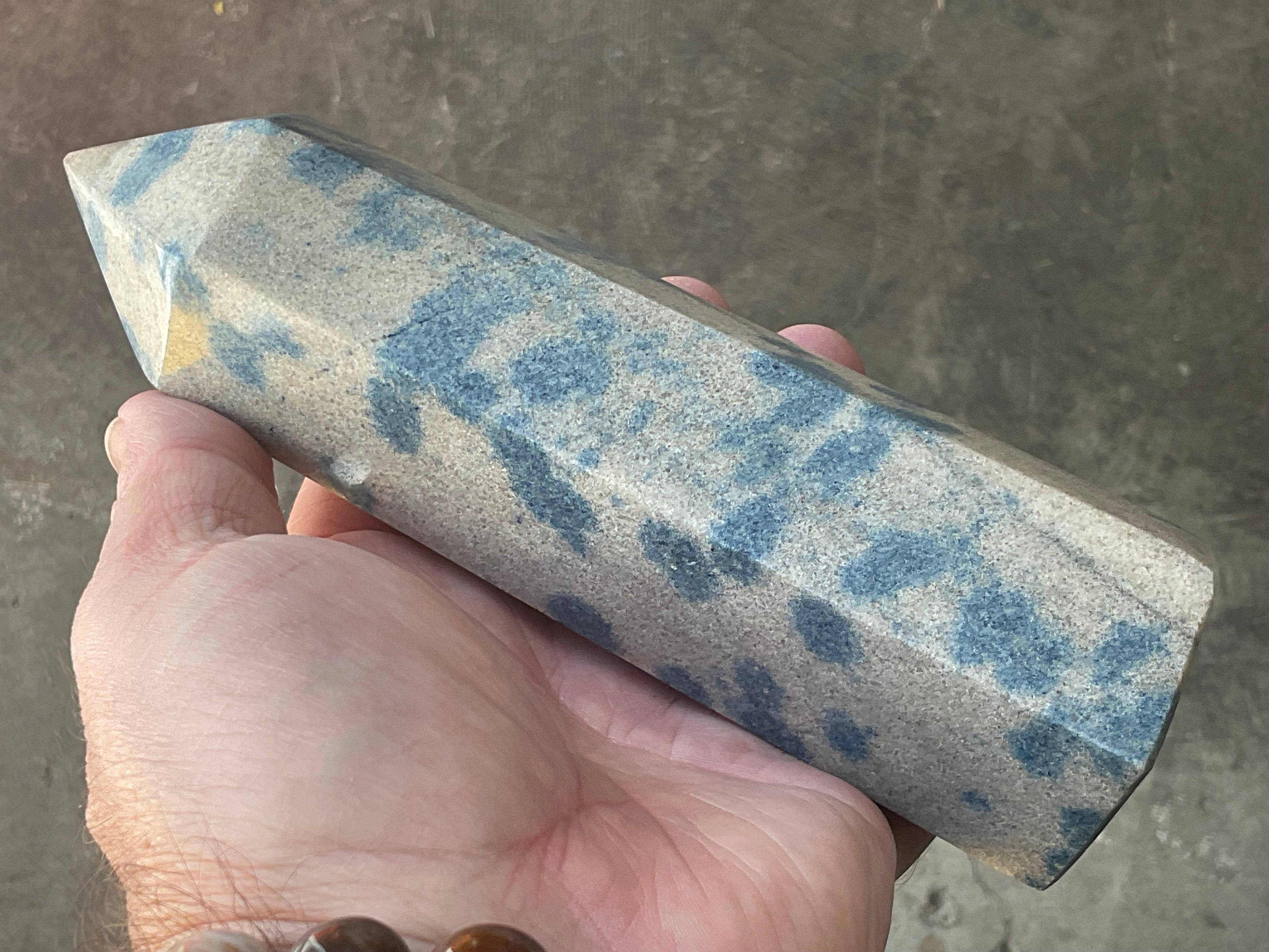 639g Apatite in Cleavelandite Generator