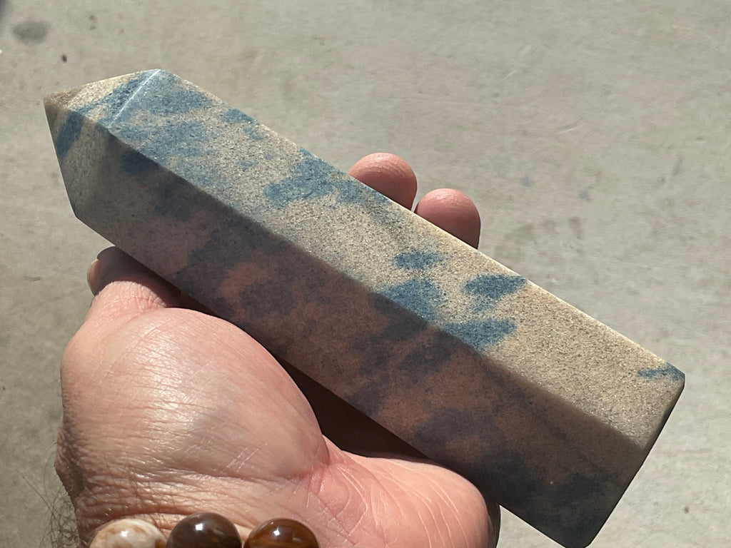 639g Apatite in Cleavelandite Generator