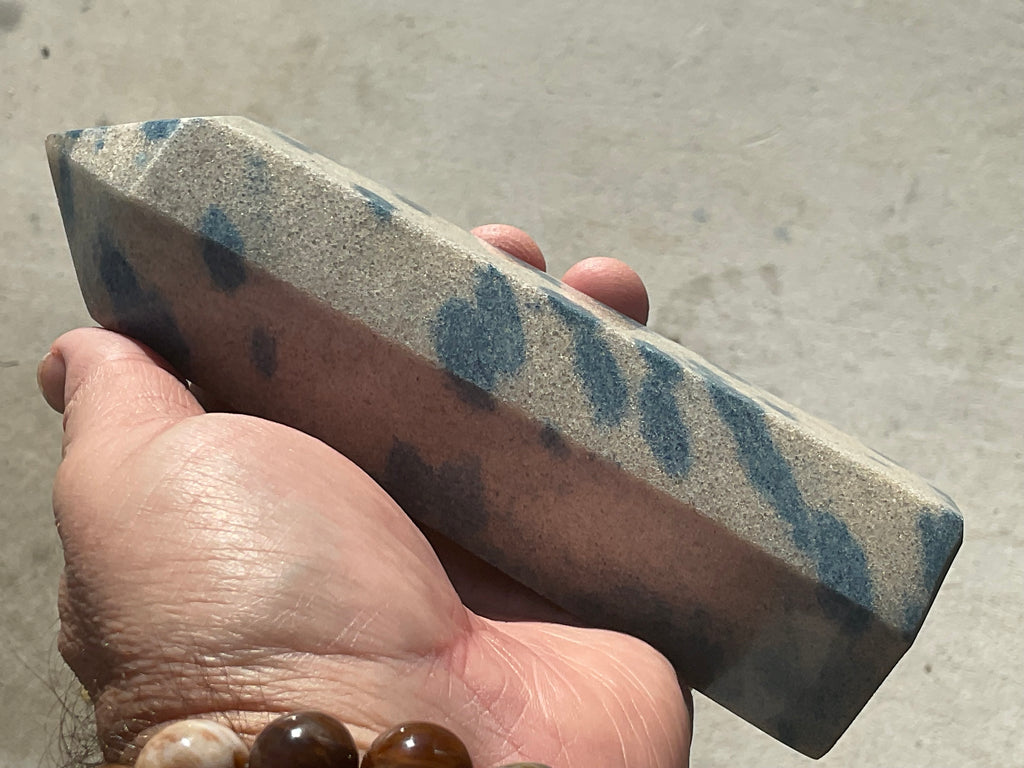 639g Apatite in Cleavelandite Generator
