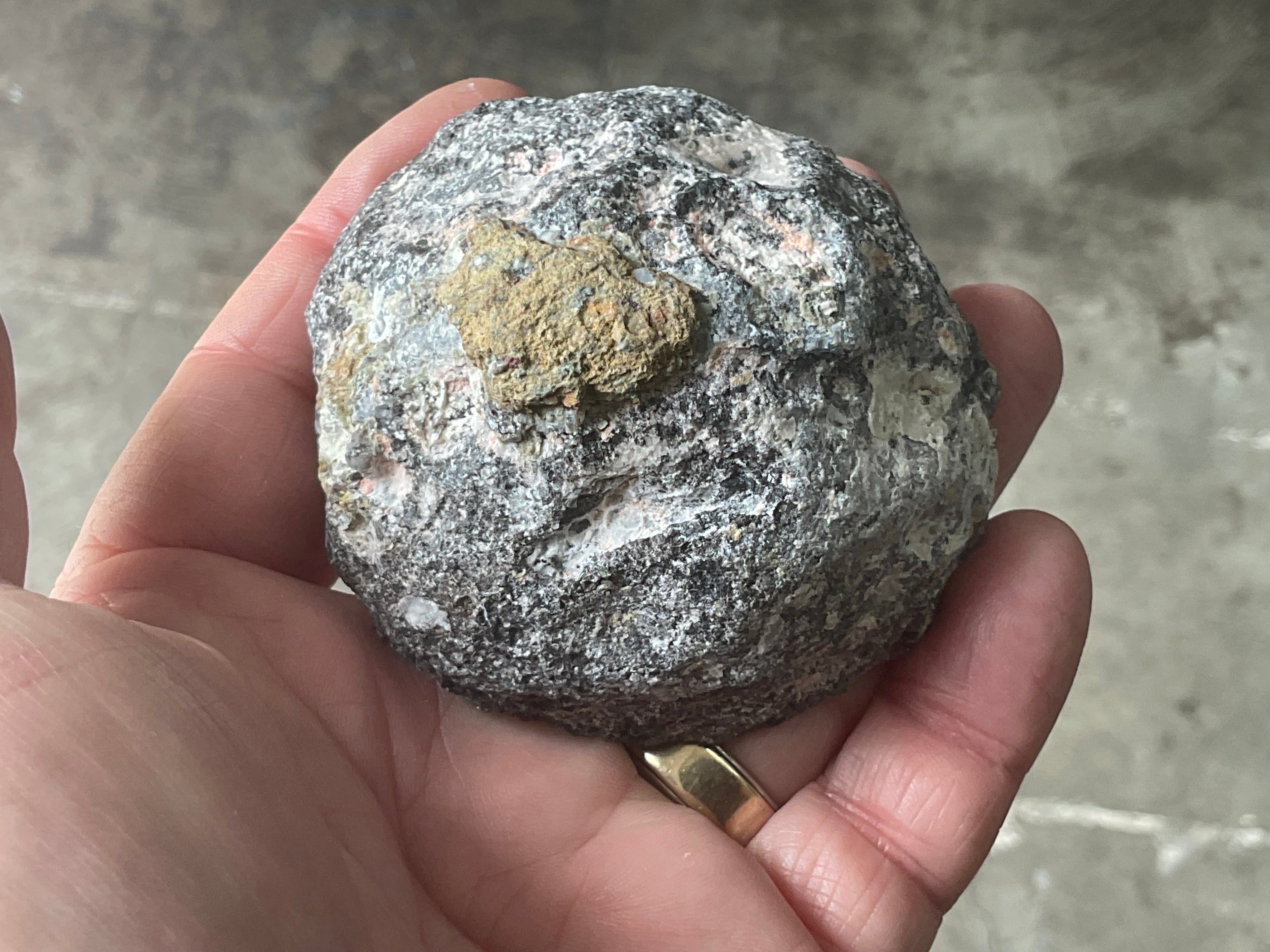 128g Mexican Quartz Geode 2C