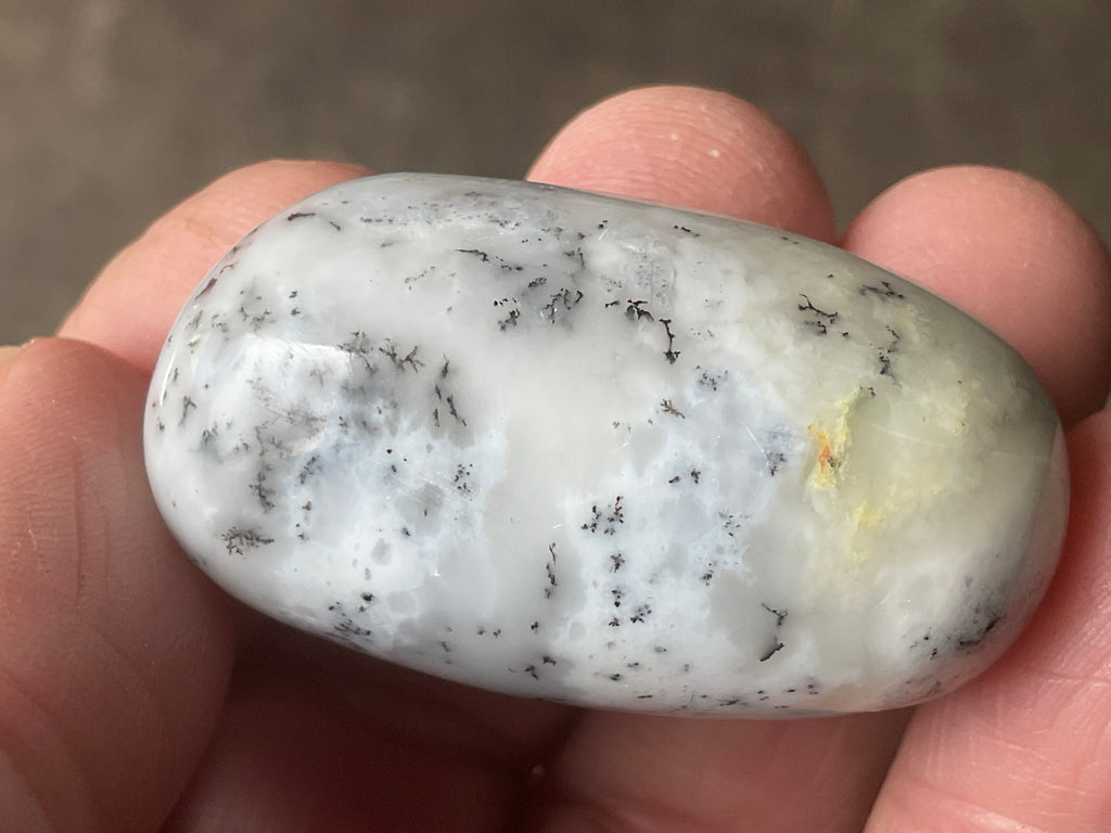 30g Merlinite Lingam 1A