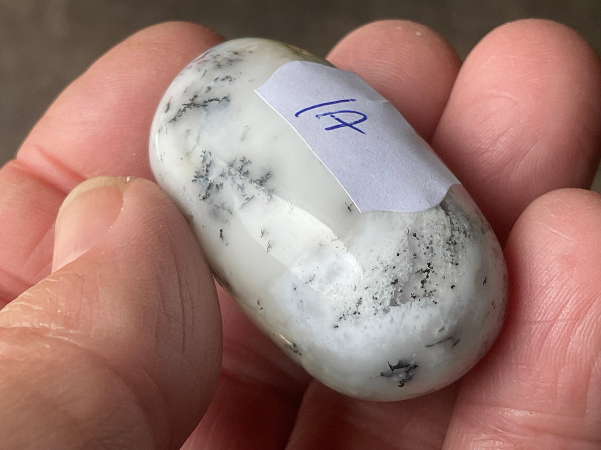 30g Merlinite Lingam 1A