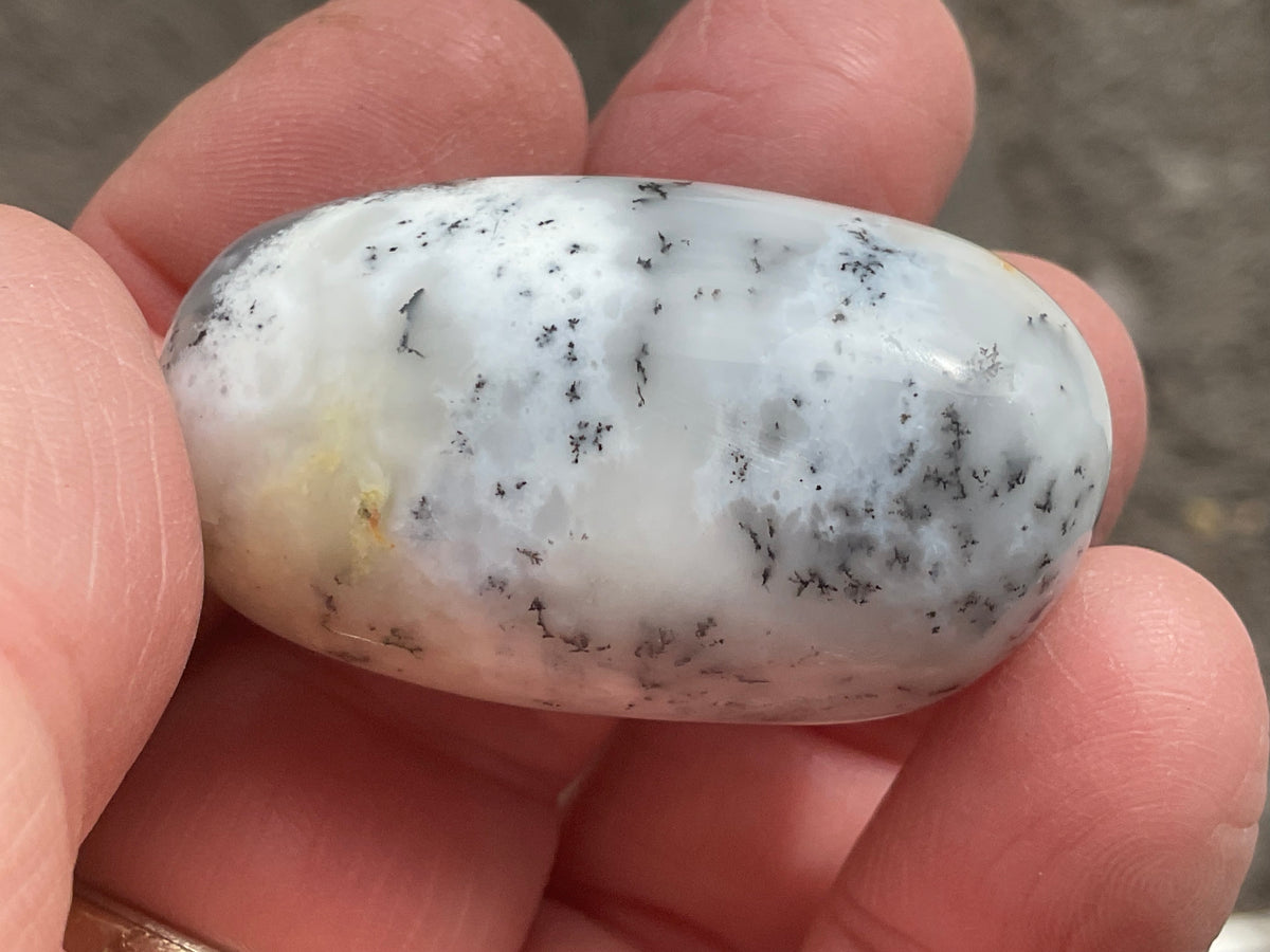 30g Merlinite Lingam 1A
