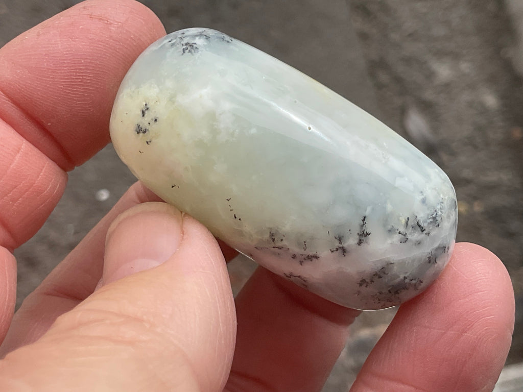 40g Merlinite Lingam 3C