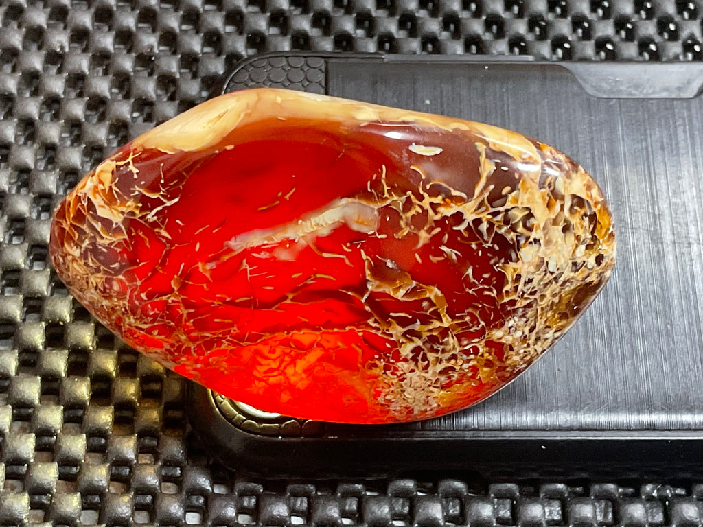 132g Carnelian Orca Agate Palmstone 4C