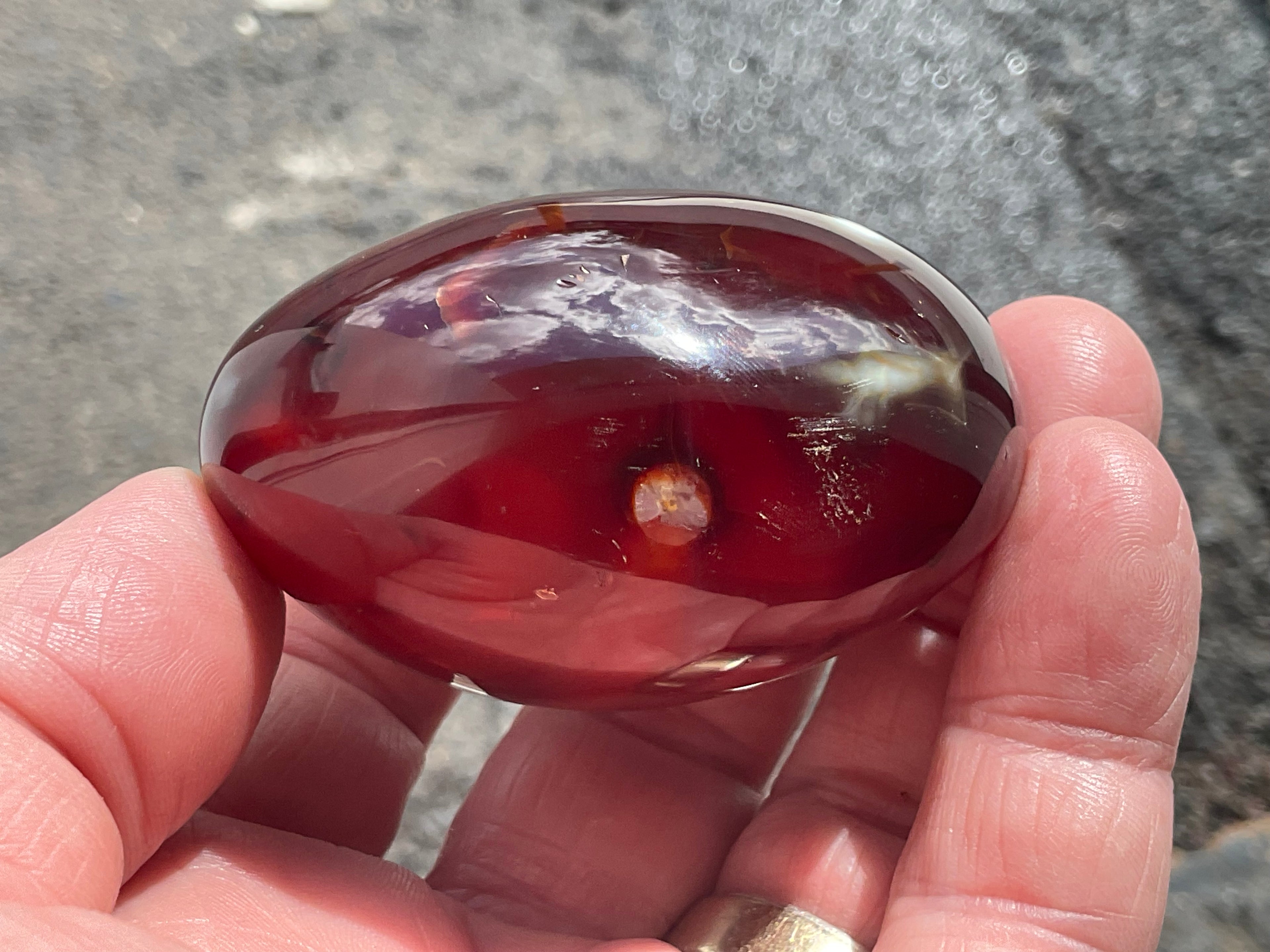 138g Carnelian Orca Agate Palmstone 5A