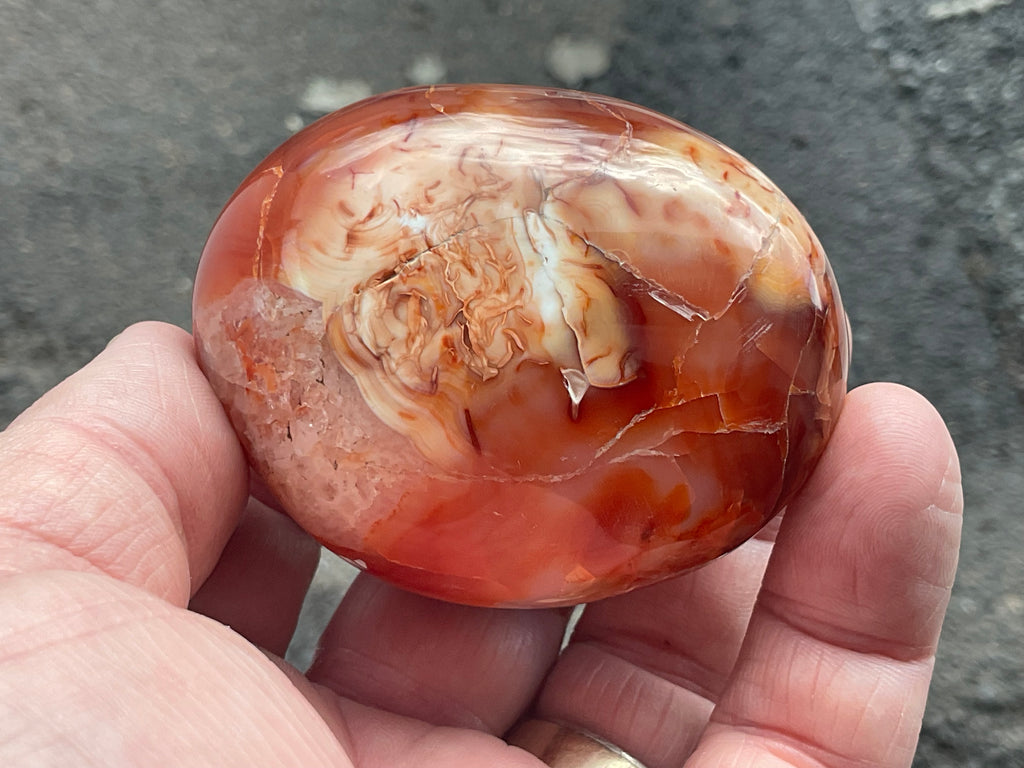 154g Carnelian Orca Agate Palmstone 6A