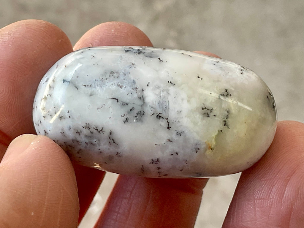 30g Merlinite Lingam 1A