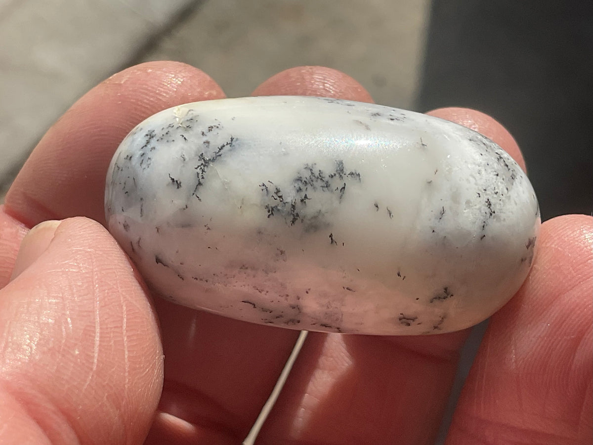 30g Merlinite Lingam 1A
