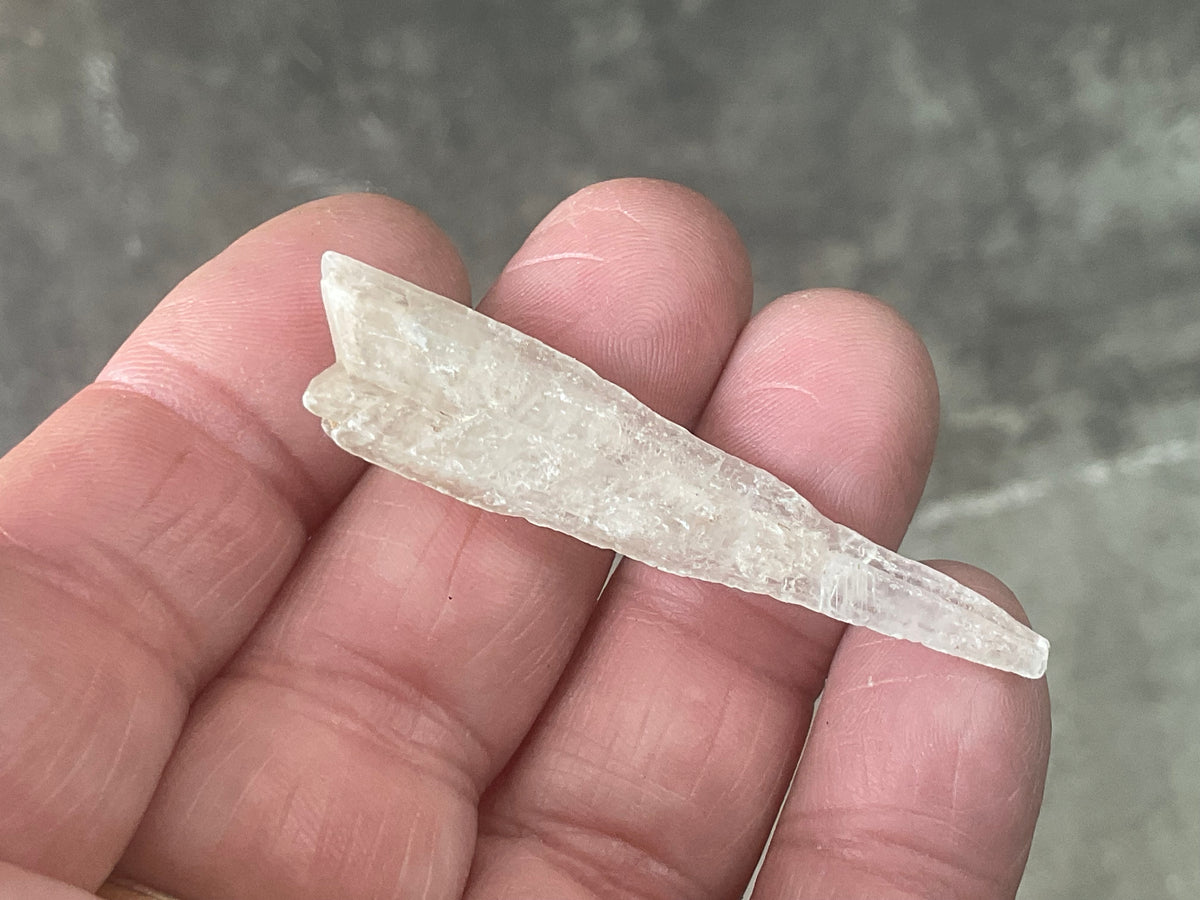 3g Australian Gypsum Spear 1C