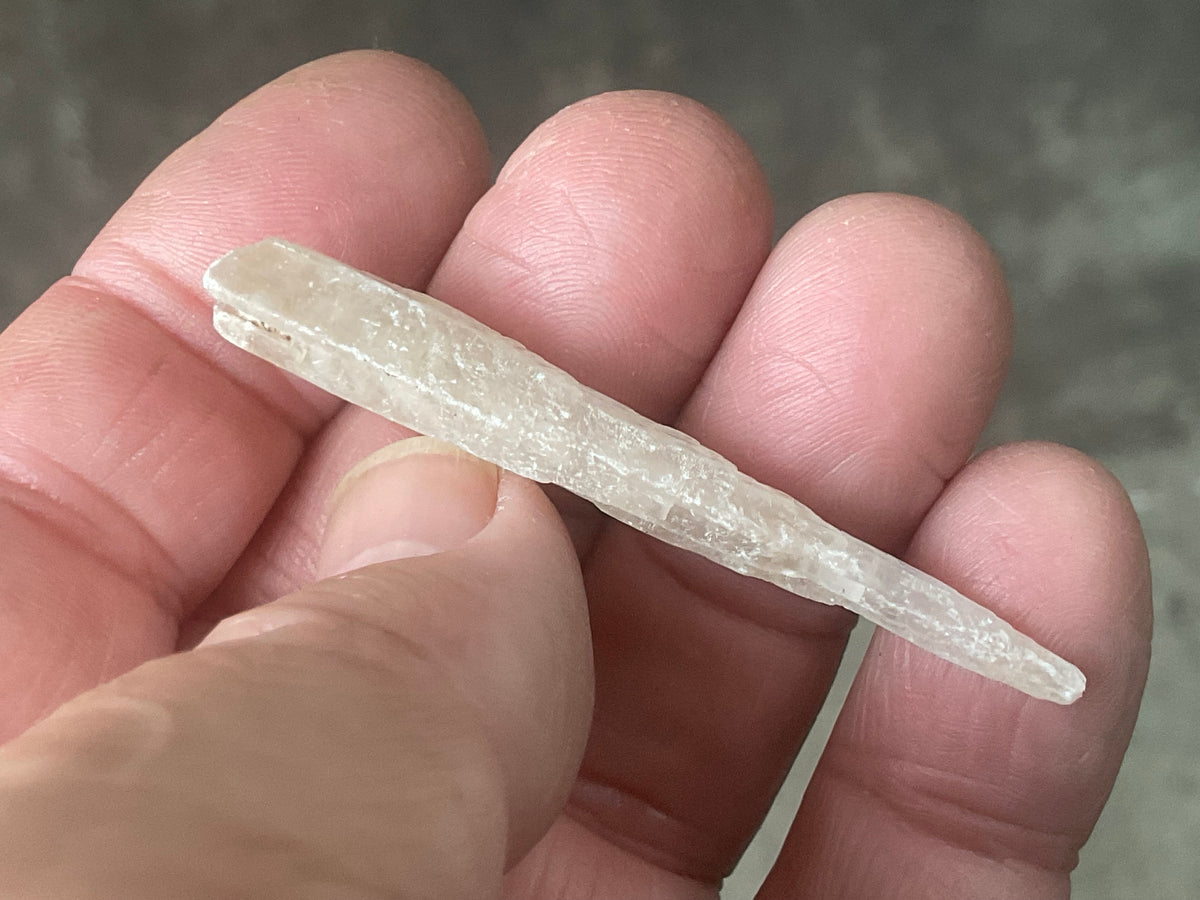 3g Australian Gypsum Spear 1C