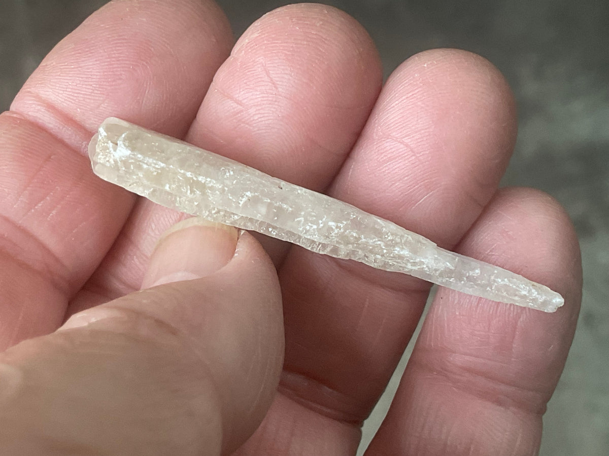 3g Australian Gypsum Spear 1C