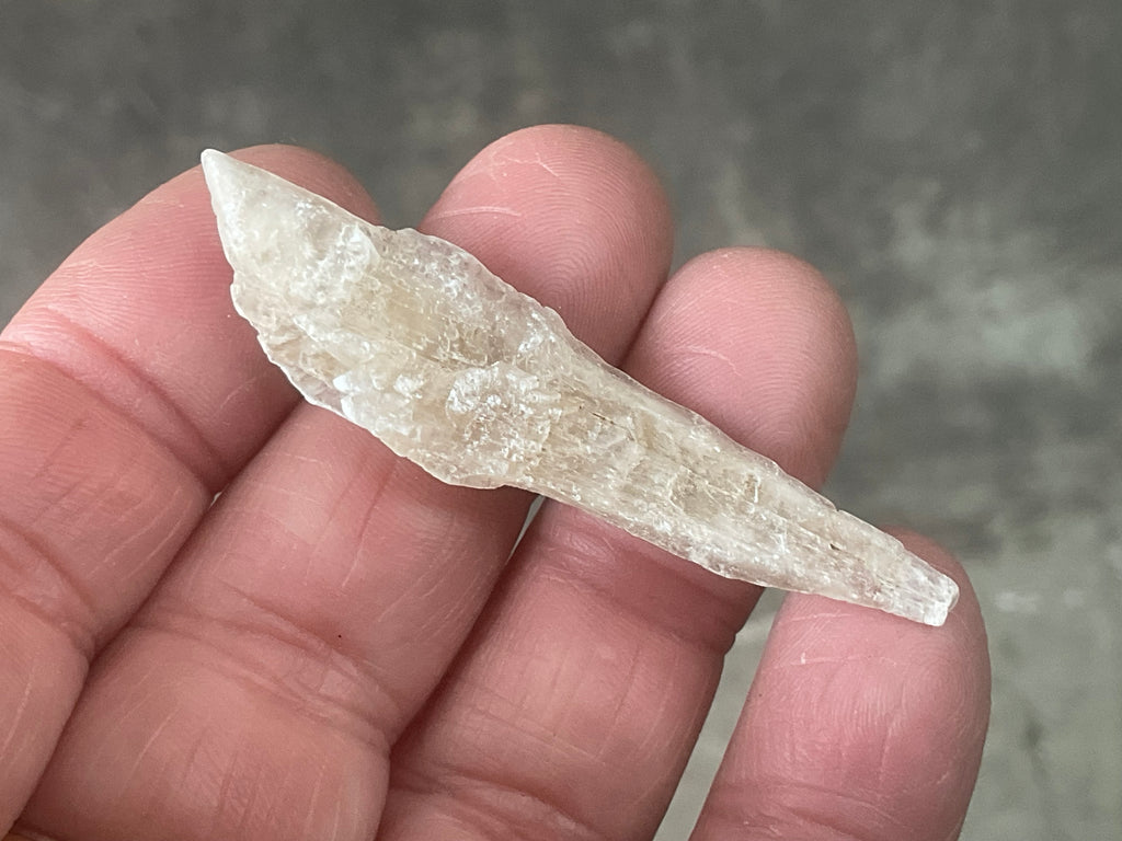4g Australian Gypsum Spear 1D