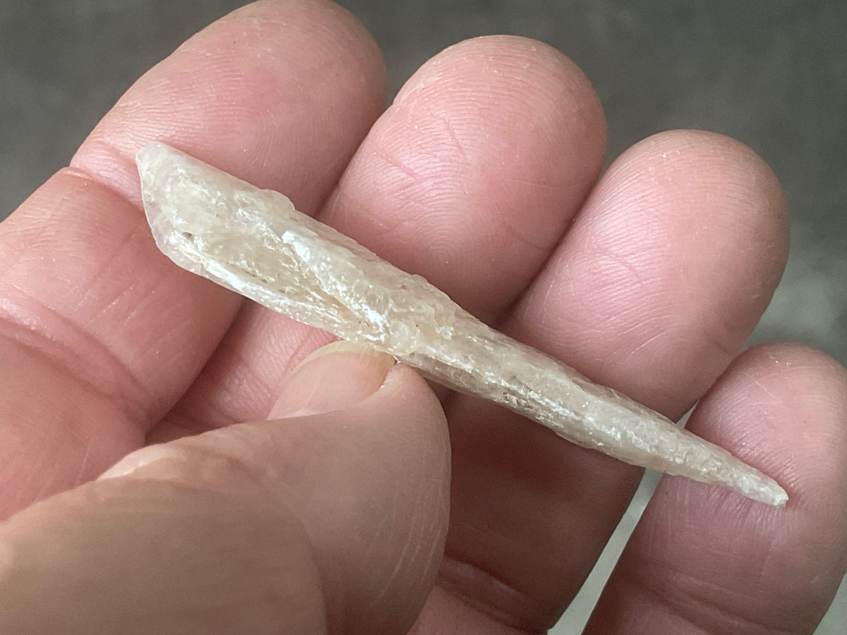 4g Australian Gypsum Spear 1D