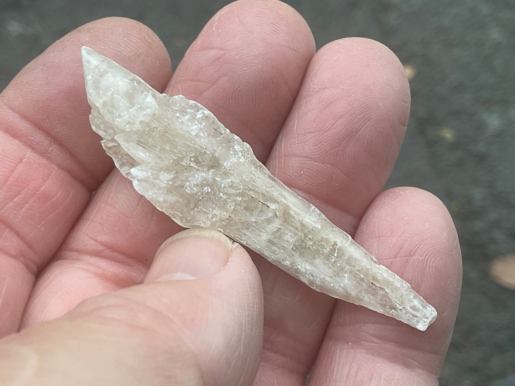 4g Australian Gypsum Spear 1D