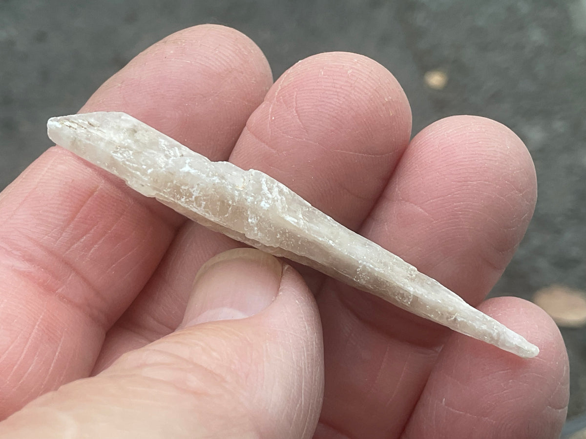 4g Australian Gypsum Spear 1D