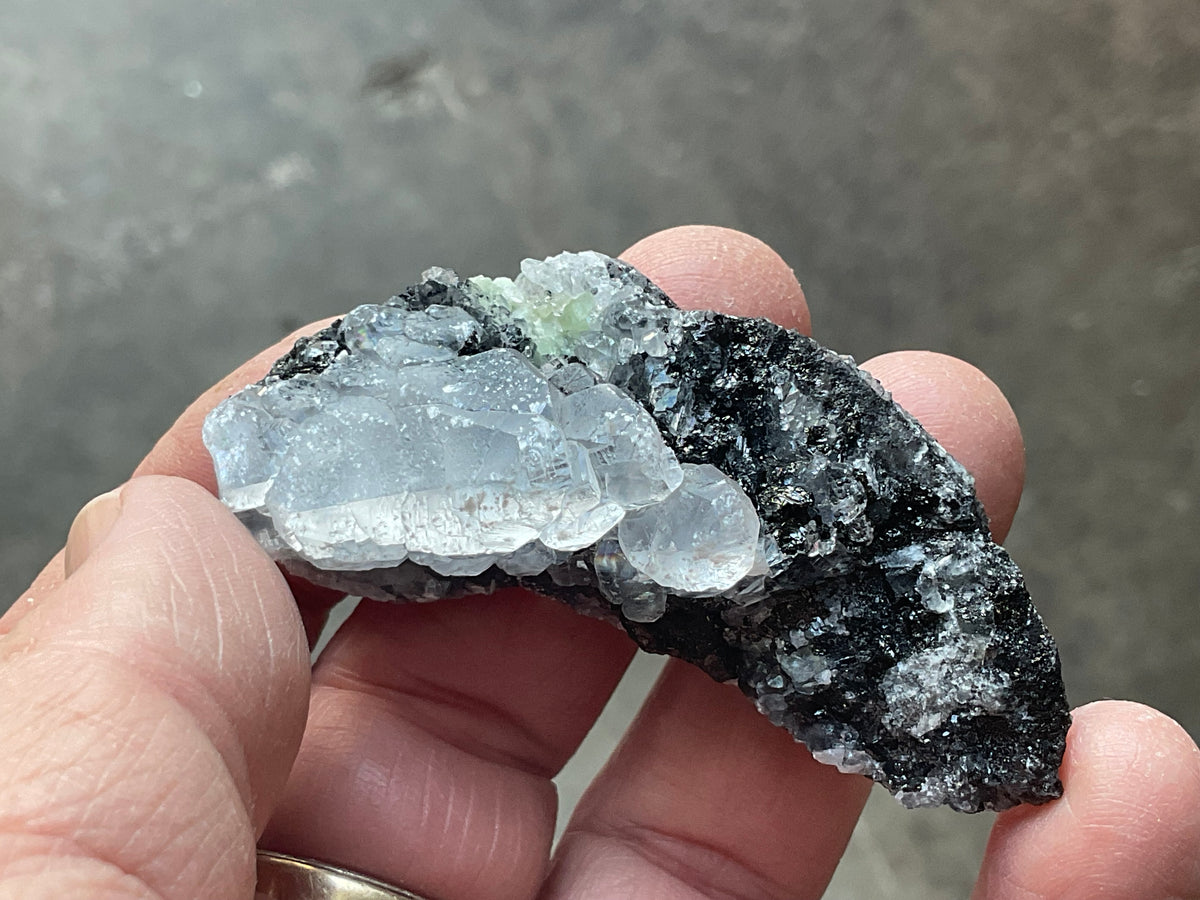 32g Babingtonite ++ Specimen 1A from Sichuan, China