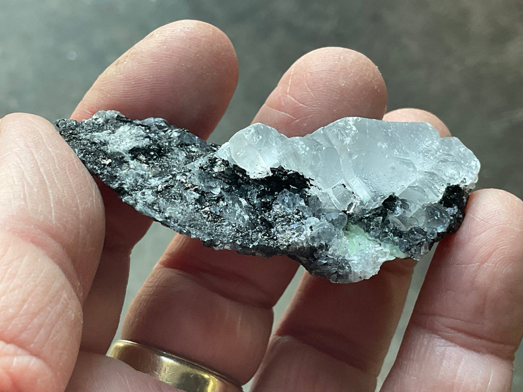 32g Babingtonite ++ Specimen 1A from Sichuan, China