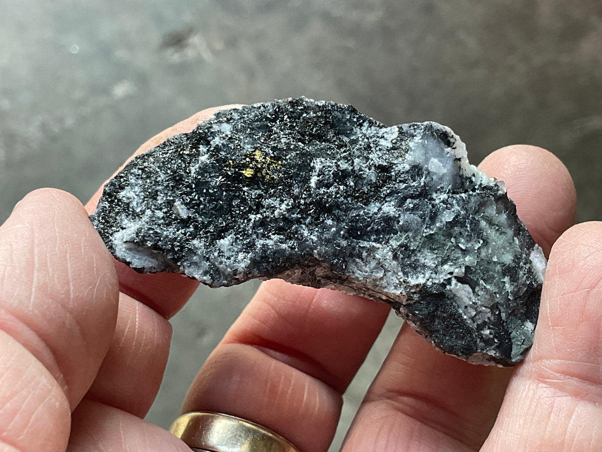 32g Babingtonite ++ Specimen 1A from Sichuan, China