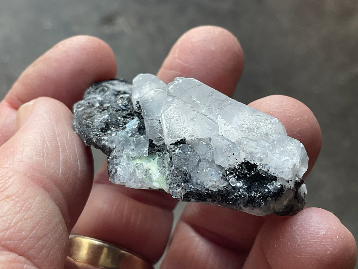 32g Babingtonite ++ Specimen 1A from Sichuan, China