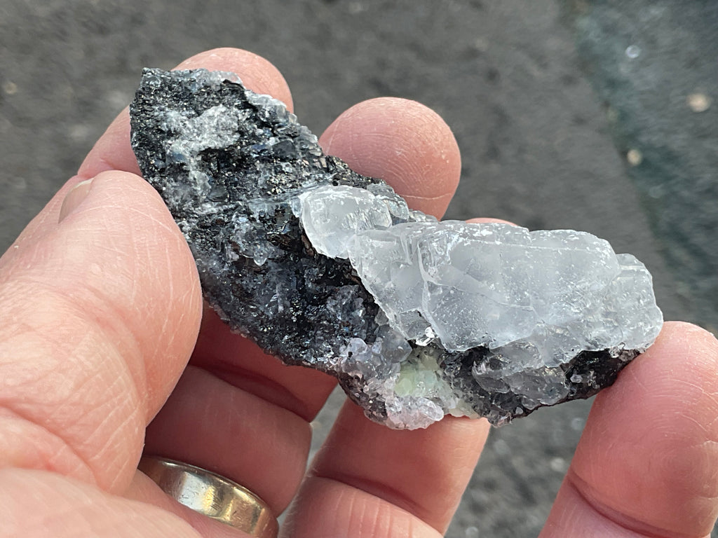 32g Babingtonite ++ Specimen 1A from Sichuan, China