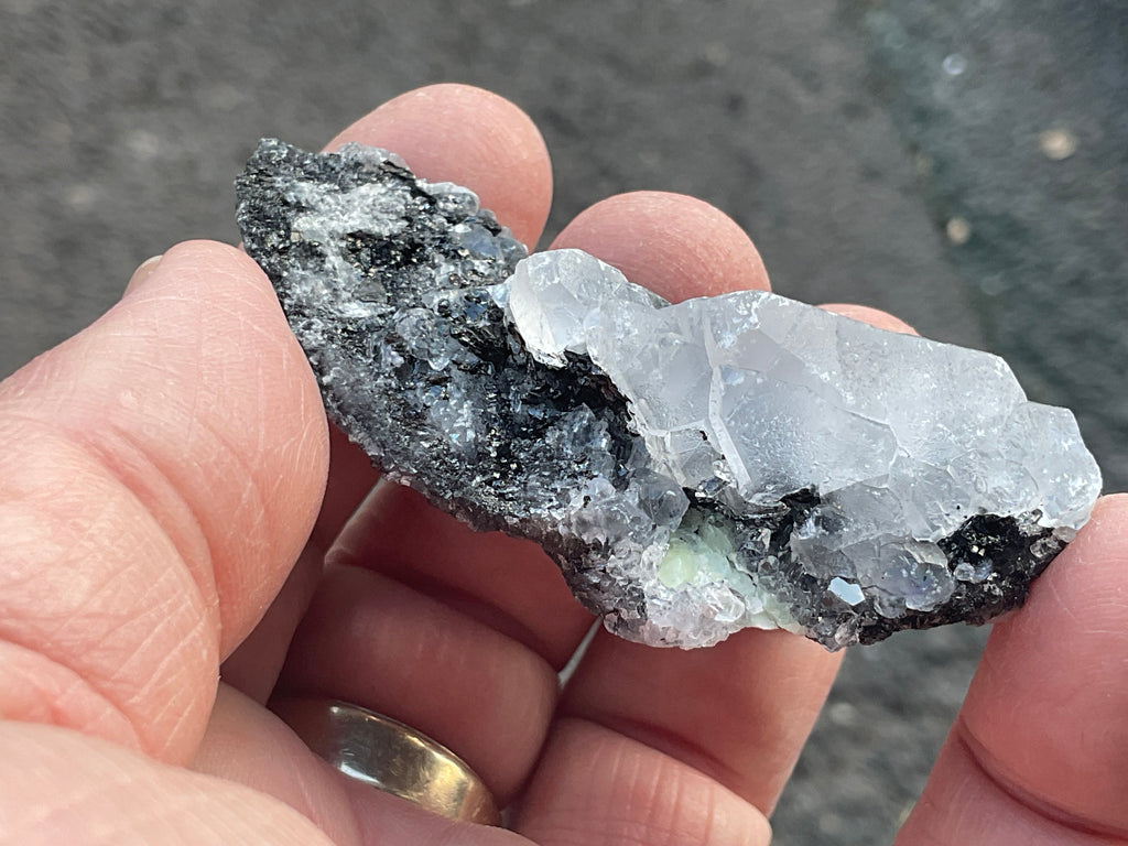 32g Babingtonite ++ Specimen 1A from Sichuan, China