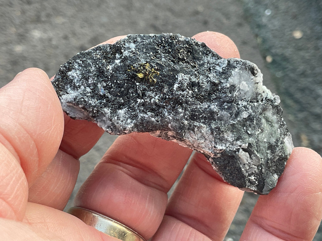 32g Babingtonite ++ Specimen 1A from Sichuan, China