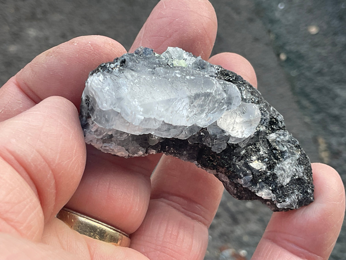 32g Babingtonite ++ Specimen 1A from Sichuan, China