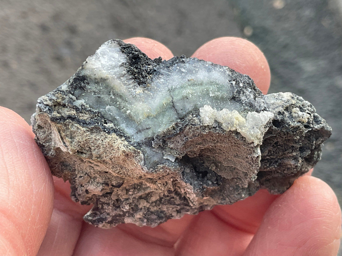 30g Babingtonite ++ Specimen 1B from Sichuan, China