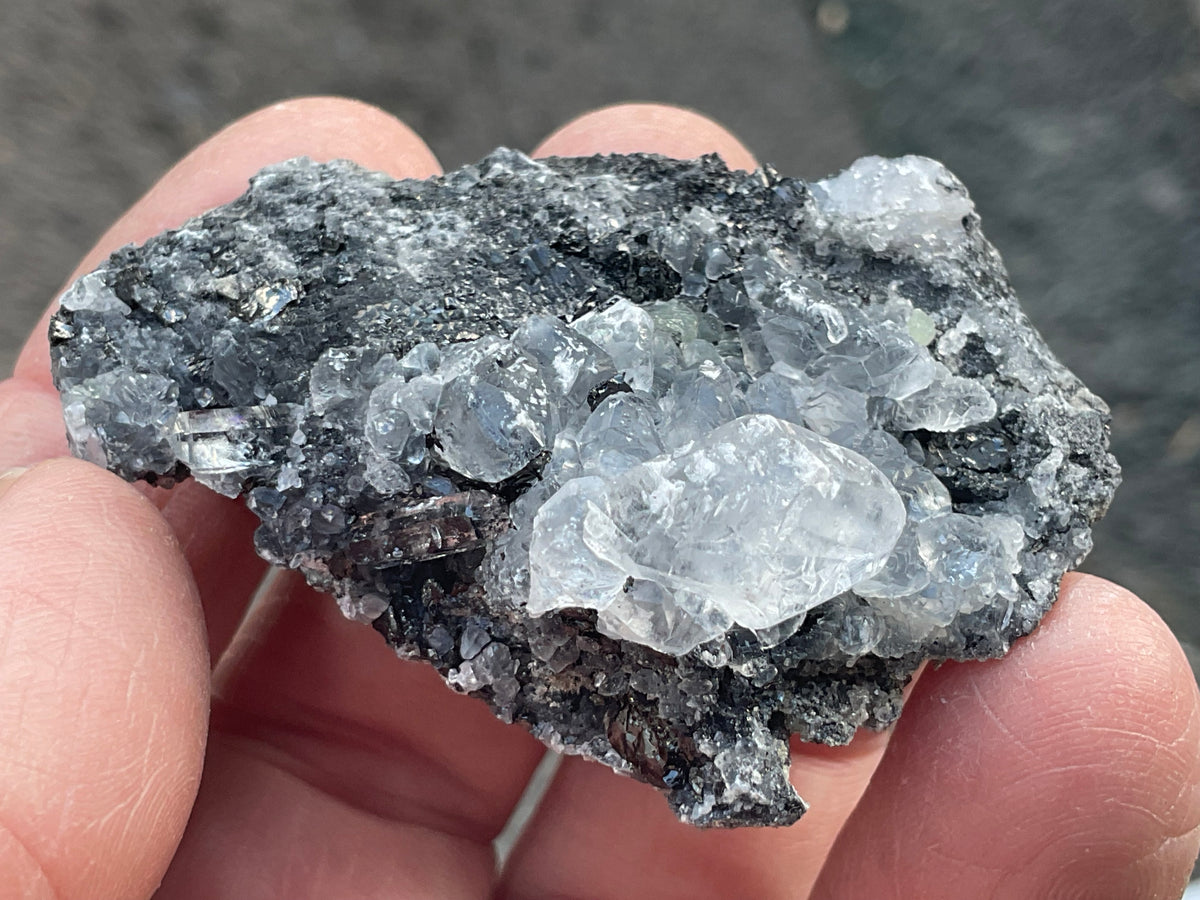 30g Babingtonite ++ Specimen 1B from Sichuan, China