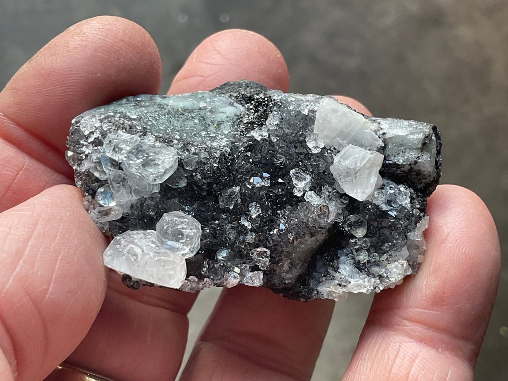 42g Babingtonite ++ Specimen 2B from Sichuan, China